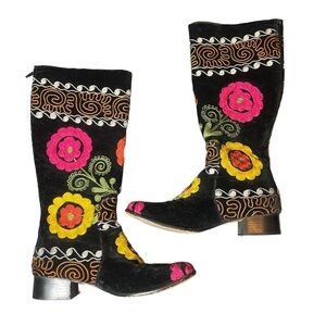 Vintage bohemian embroidered penny lane boots